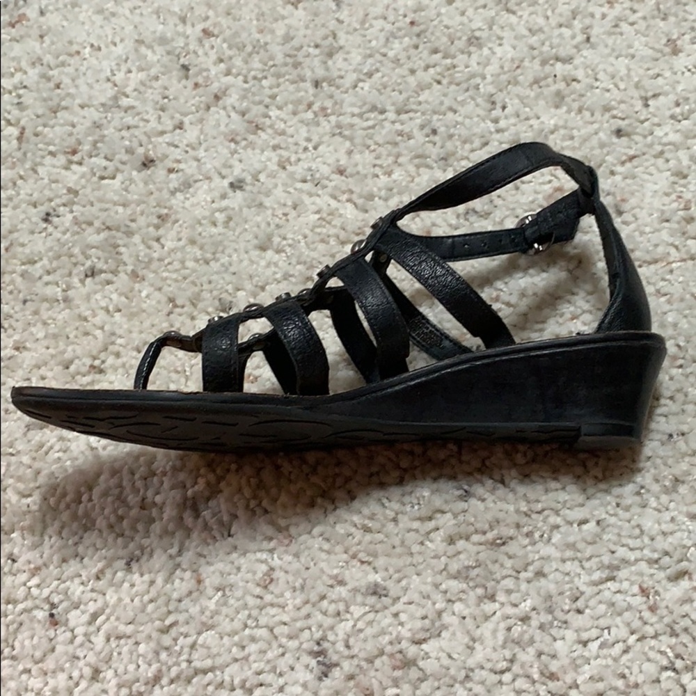 Shoes - Picture 4 of 6